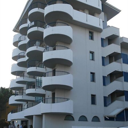 Apart Hotel Atlantic Grado Bagian luar foto