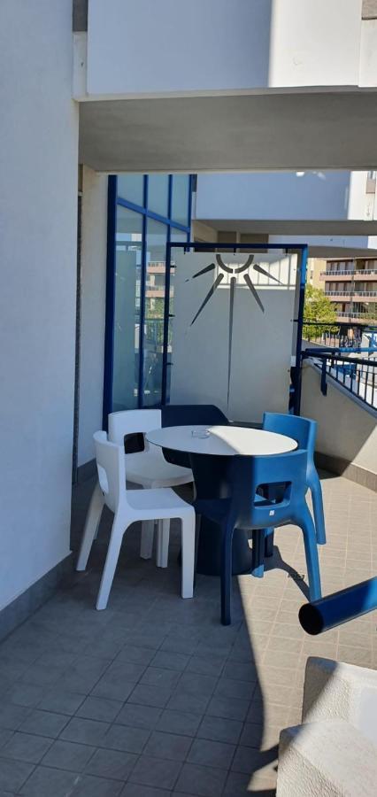 Apart Hotel Atlantic Grado Bagian luar foto