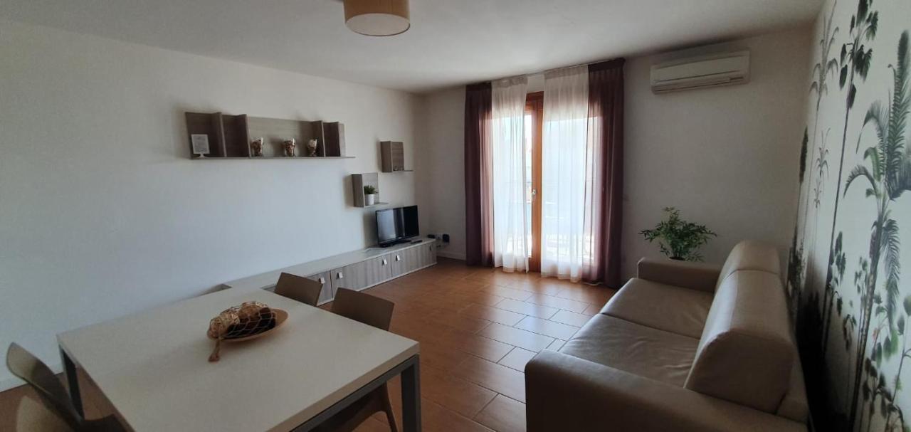 Apart Hotel Atlantic Grado Bagian luar foto