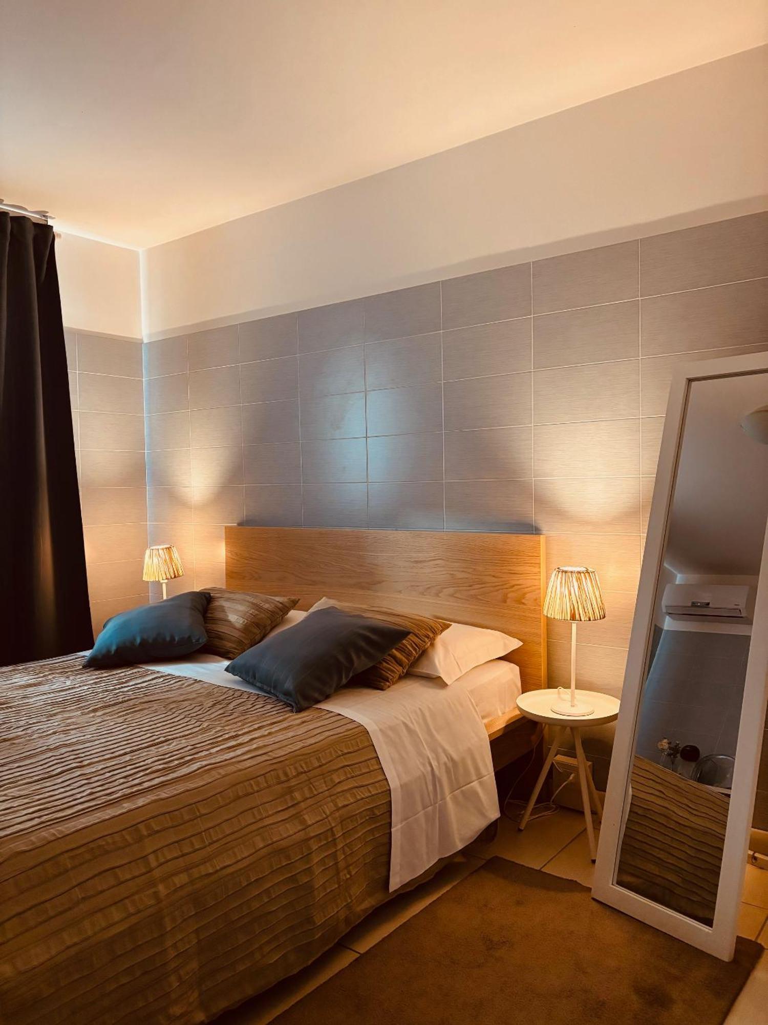 Apart Hotel Atlantic Grado Bagian luar foto