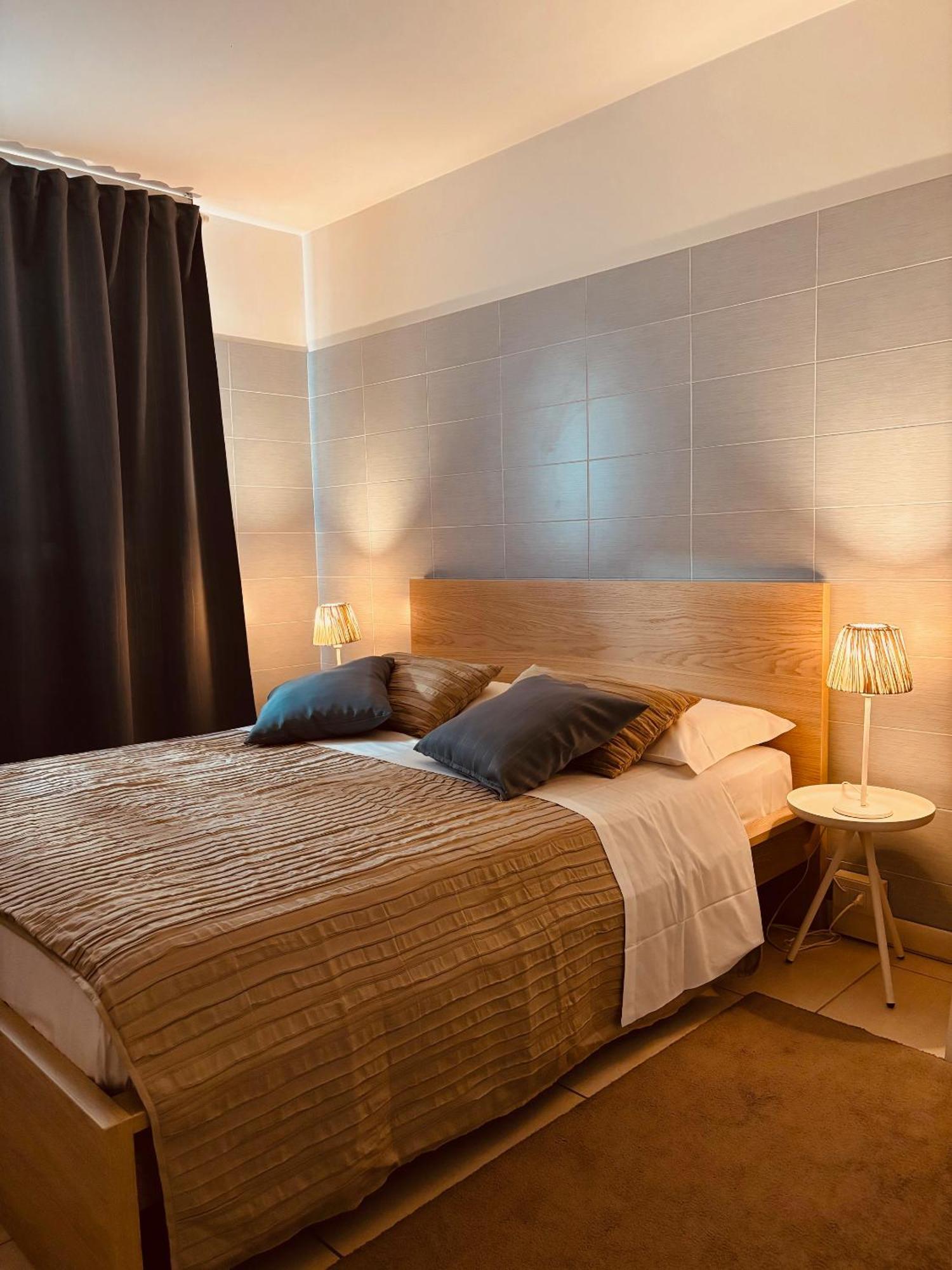 Apart Hotel Atlantic Grado Bagian luar foto