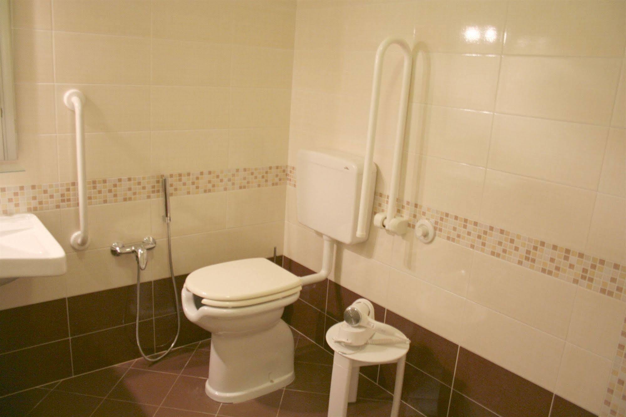 Apart Hotel Atlantic Grado Bagian luar foto